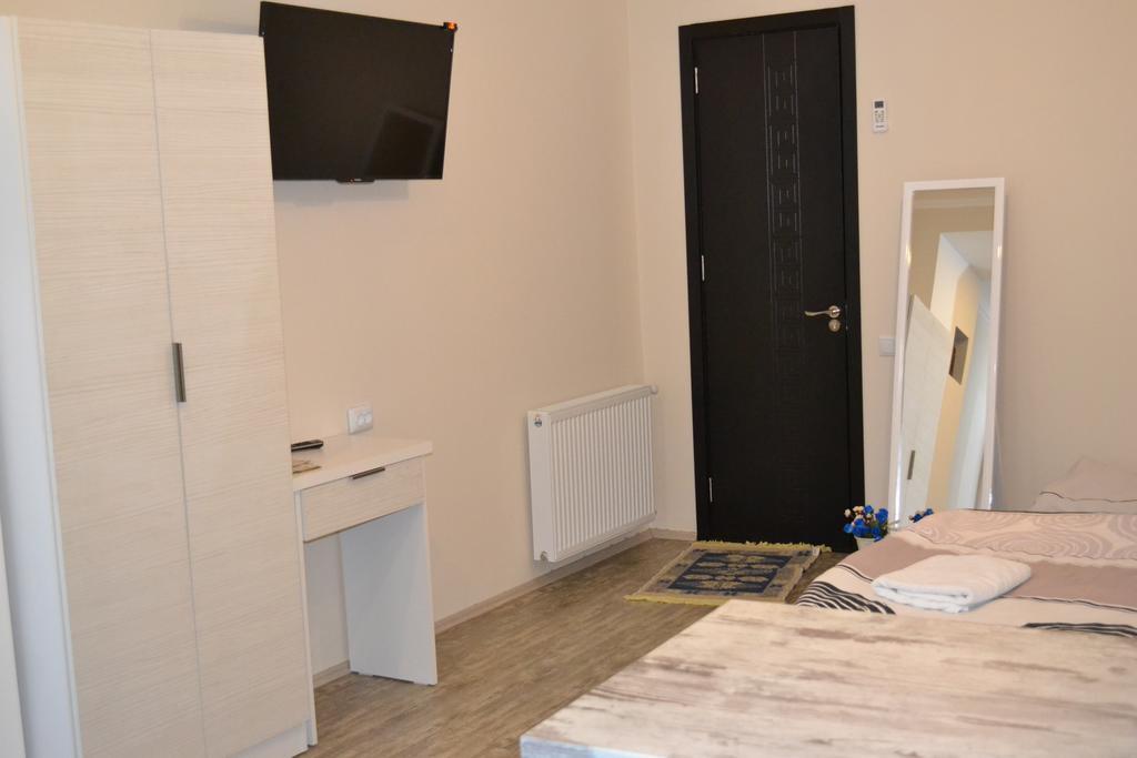 Family Apartment In Avlabari Тбилиси Экстерьер фото