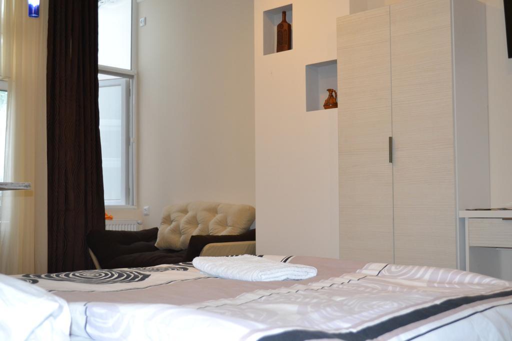 Family Apartment In Avlabari Тбилиси Экстерьер фото