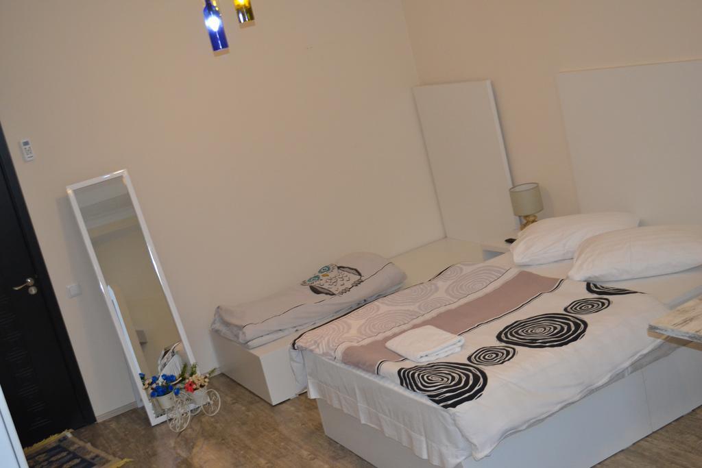 Family Apartment In Avlabari Тбилиси Экстерьер фото